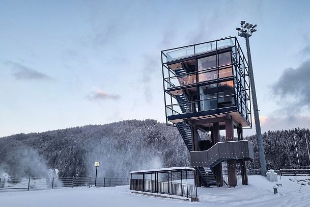 03.12.2021 WM-Turm in Seefeld im Morgengrauen