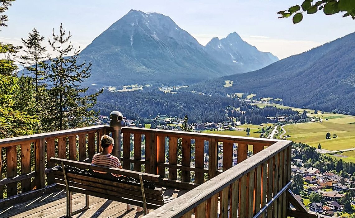 Aussichtsplattform Kurblhang in Leutasch im Herbst
