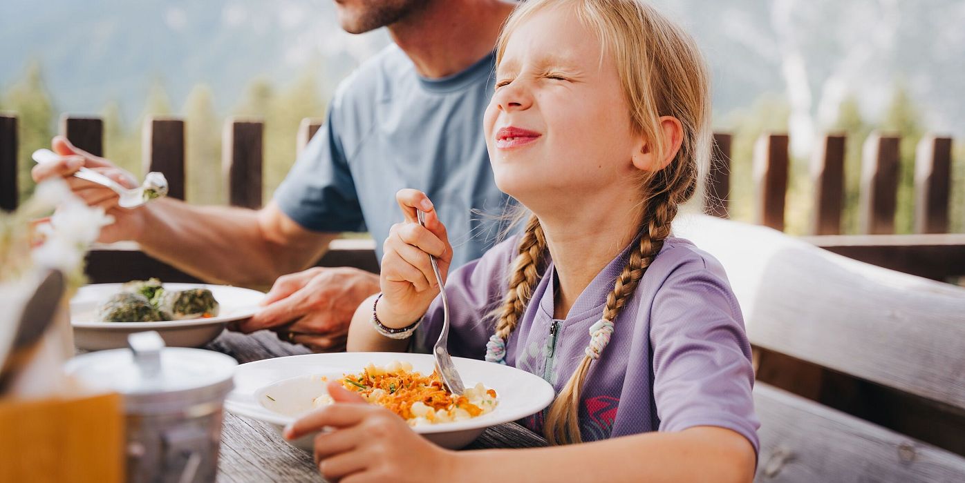 Familienurlaub in der Region Seefeld - Gemeinsame Einkehr auf der Katzenkopfhütte - Katzenkopf Leutasch (6)