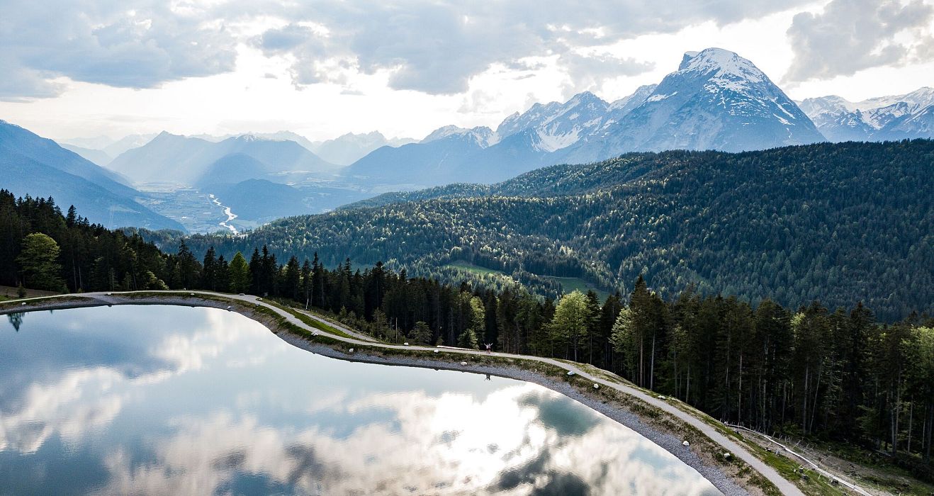 Speichersee auf dem Gschwandtkopf mit Wolkenstimmung - Seefeld (3)