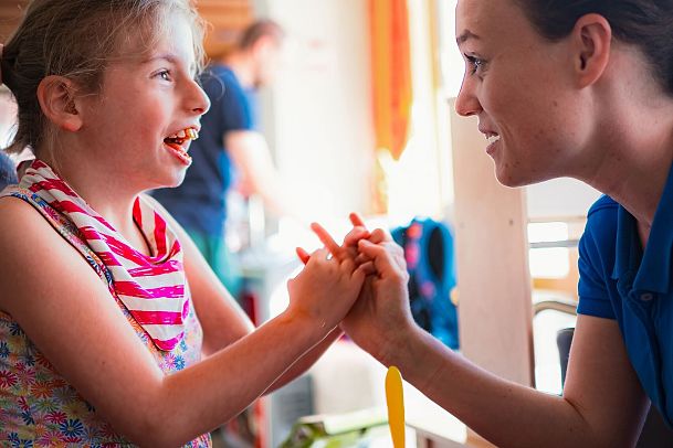 Arche Herzensbrücken - Pflegekräfte mit Kindern_6