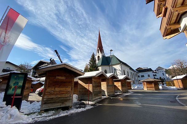 aufbau-weihnachtmarkt-in-seefeld-2019-1