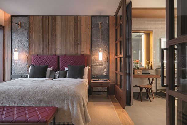 bedroom-penthouse-suite-deluxe-interalpen-hotel-tyrol-1