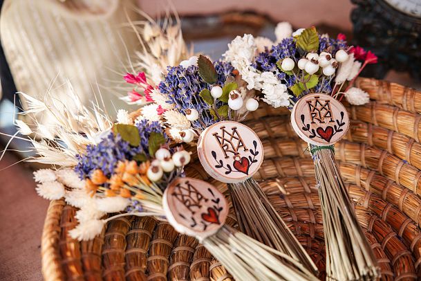 blumengestecke-beim-handwerksfest-in-seefeld