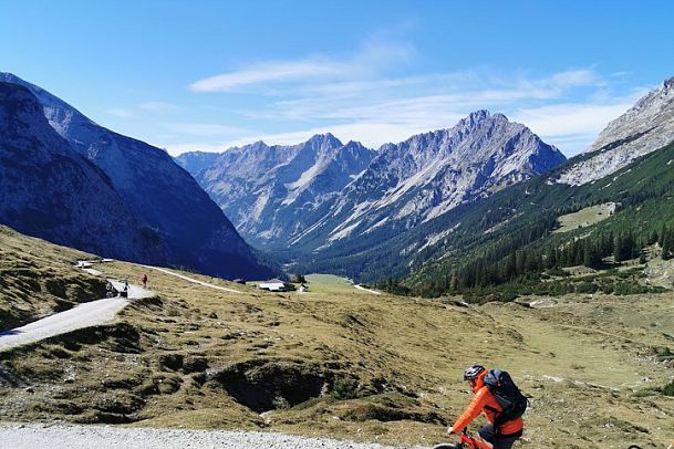 e-bike-im-karwendel-herbst-1