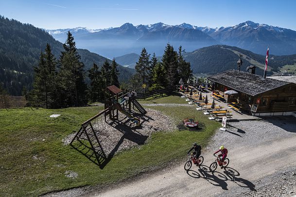 e-biken-bei-der-hochegg-alm-seefeld-1