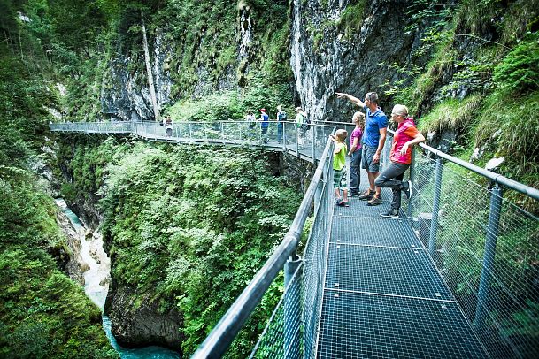 familie-in-der-geisterklamm-leutasch-13