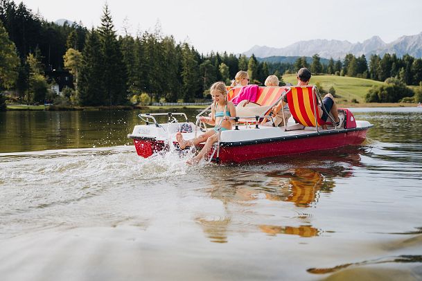Familienurlaub in der Region Seefeld - Tretbootfahren auf dem Wildsee in Seefeld (16)