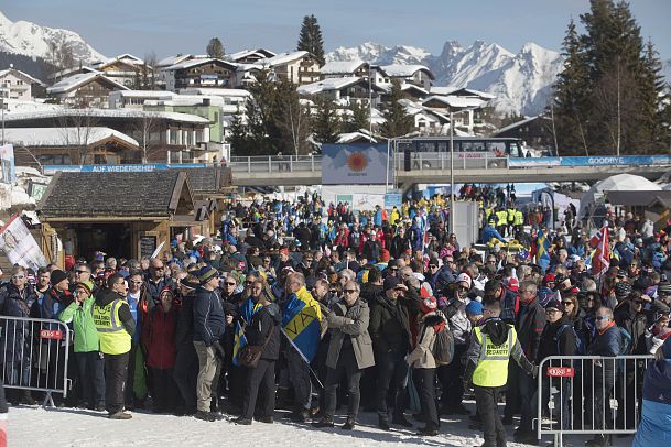 fans-in-der-wm-arena-2-1