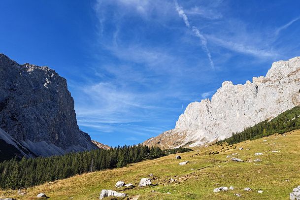 ganghofer-hubertuswoche-ausblick-auf-das-puittal-in-richtung-scharnitzjoch-1