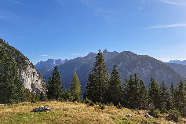 ganghofer-hubertuswoche-ausblick-vom-puiteck-auf-die-arnplattenspitze-1