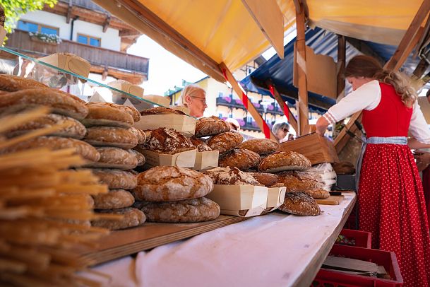 Handwerksfest 2024 - Naheaufnahme frischgebackenes Brot