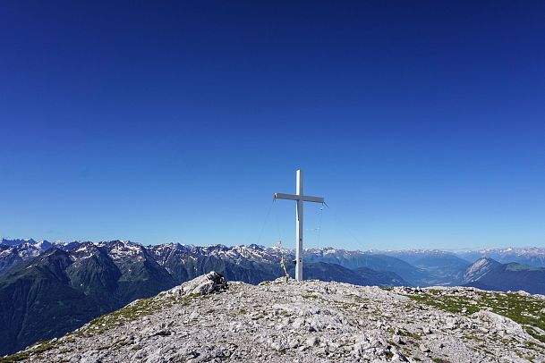 hohe-munde-ostgipfel-mit-gipfelkreuz-1