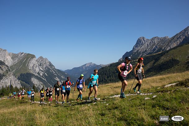 karwendelmarsch-sportalpen-teilnehmer-fokus-berge-2019-scharnitz-2-1