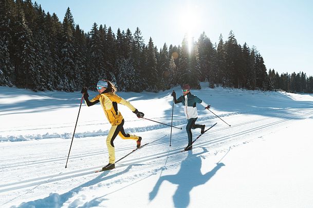 Langlaufen in der Region Seefeld - Klassisch - B3 Wildmoossee - Mann und Frau (1)