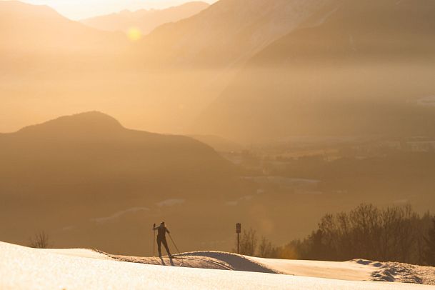 langlaufen-in-der-region-seefeld-sonnenuntergang-in-moesern-buchen-2-1