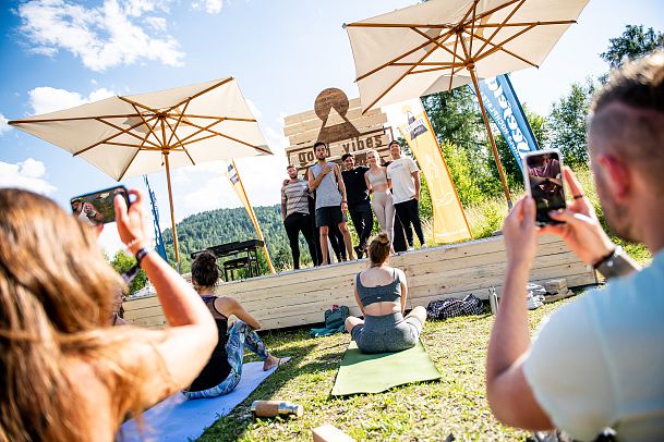 lineup-der-lehrer-und-lehrerinnen-beim-good-vibes-festival-in-seefeld-outdoor-buehne-3-1