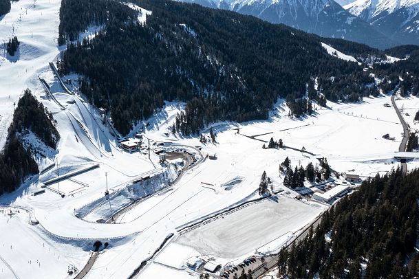 Luftaufnahme der WM-Arena und Loipen - Winter - Seefeld (4)