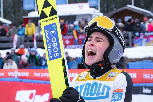 nordic-combined-triple-2025-ida-marie-hagen-nach-ihrem-sieg-an-tag1