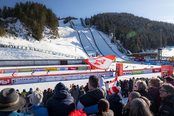 nordic-combined-triple-2025-top-bedingungen-und-begeisterte-fans-beim-triple-2025