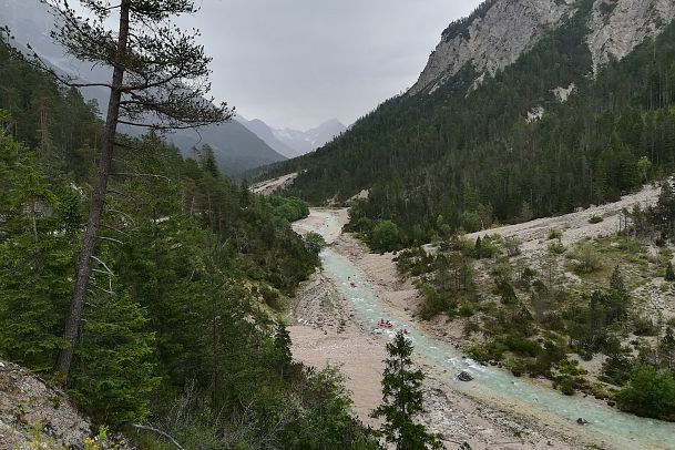 rafting-in-der-isar-im-karwendel-scharnitz-1