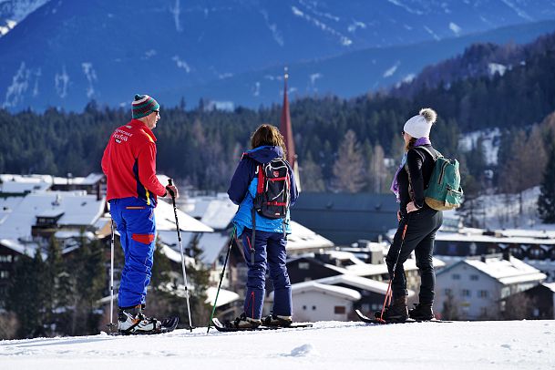 schneeschuhwanderung-mit-blick-nach-seefeld-1