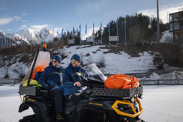 Seefeld Loipenservice - Mitarbeiter auf Quad