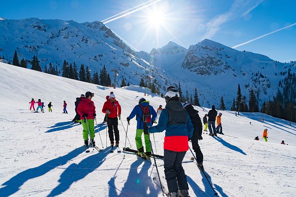 ski-alpingruppe-auf-der-rosshuette-seefeld-1-1