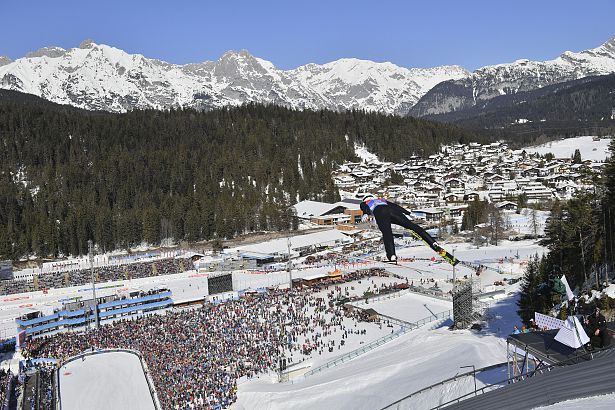 skisprung-bewerb-der-nordischen-ski-wm-2-1