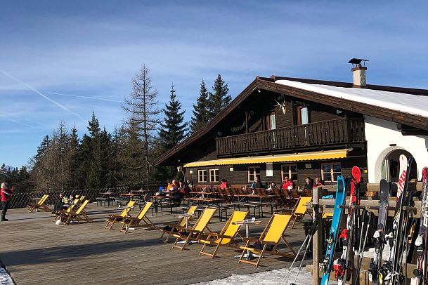 sonnenalm-am-gschwandtkopf-im-winter-seefeld-1