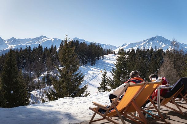 Sonnenalm im Winter_Blick auf Skigebiet