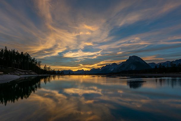 sonnenuntergang-am-gschwandtkopf-speichersee-seefeld-1