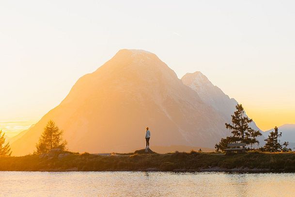 sonnenuntergang-am-kaltwassersee-im-herbst-seefeld-edit-1-22