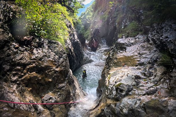 Teilnehmerin des Canyonings durchs Bergleintal