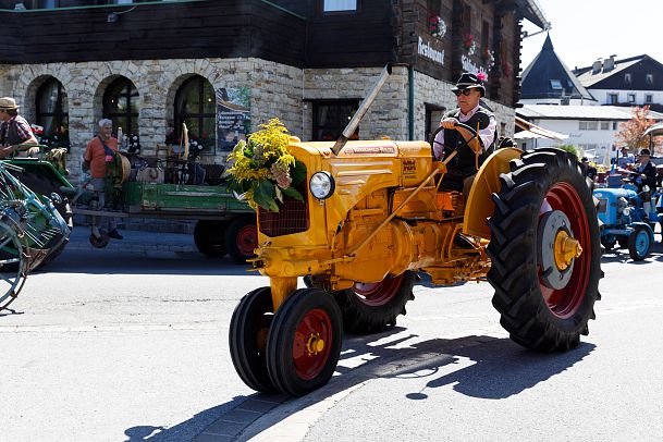 traktorenparade-in-der-fussgaengerzone-beim-handswerksfest-2018-seefeld-295-1