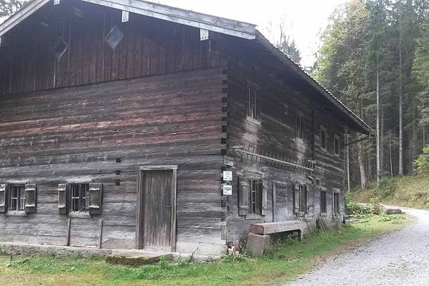 von-den-wegen-des-holzes-scharnitz-tirol-oesterreich-region-seefeld-karwendel-3-1