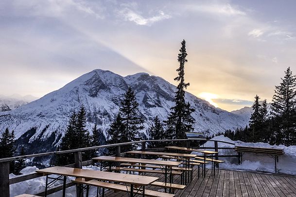 wettersteinhuette-im-winter-leutasch-1-2