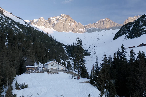 wettersteinhuette-im-winter-leutasch-1