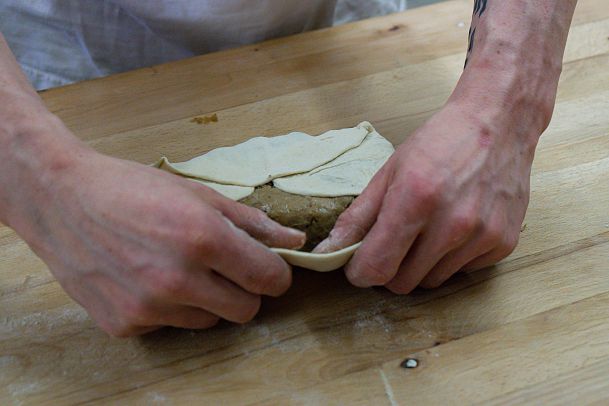 zubereitung-vom-stollen-beim-reither-brot-in-reith-1