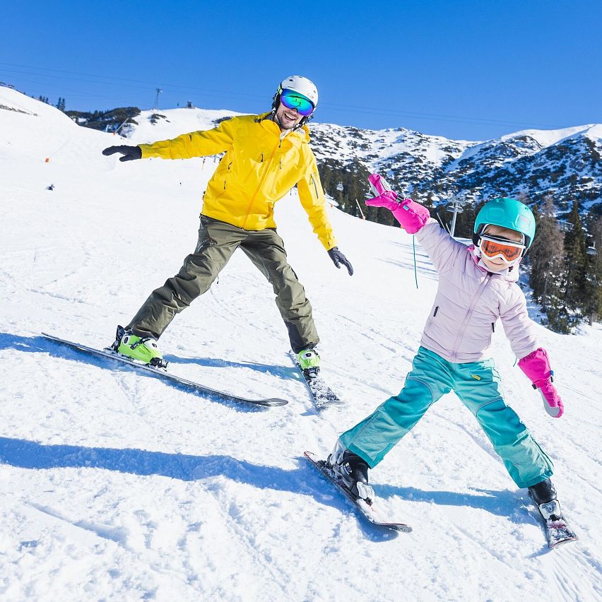 Familien-Skifahren in der Region Seefeld - Papa und Tochter - Bergbahnen Rosshütte - Seefeld