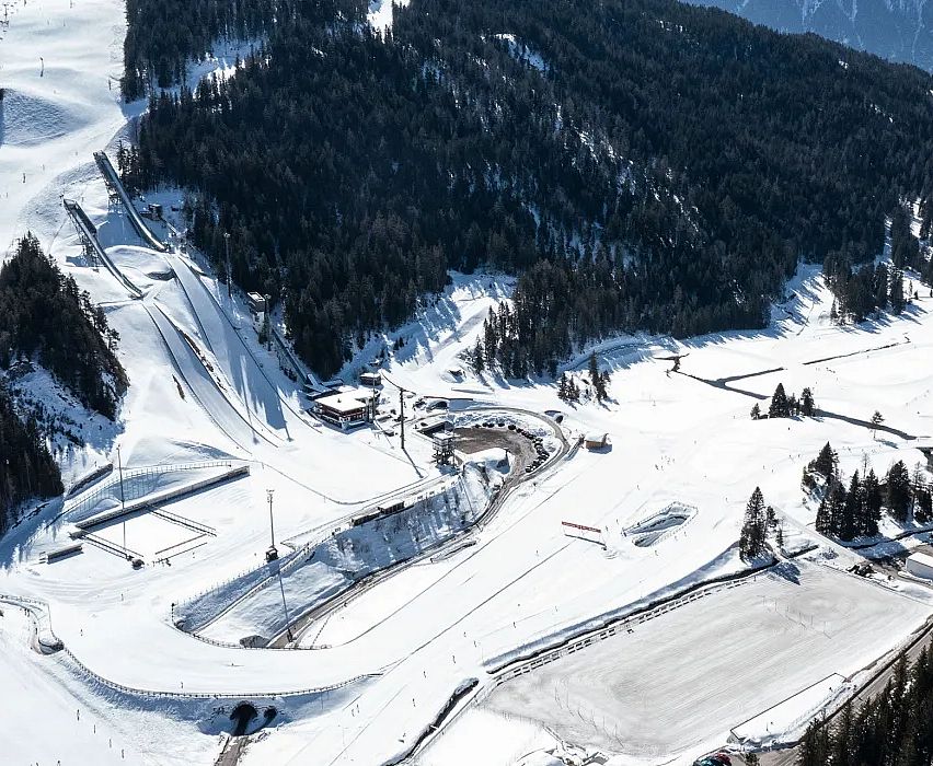 Luftaufnahme der WM-Arena und Loipen - Winter - Seefeld (4)
