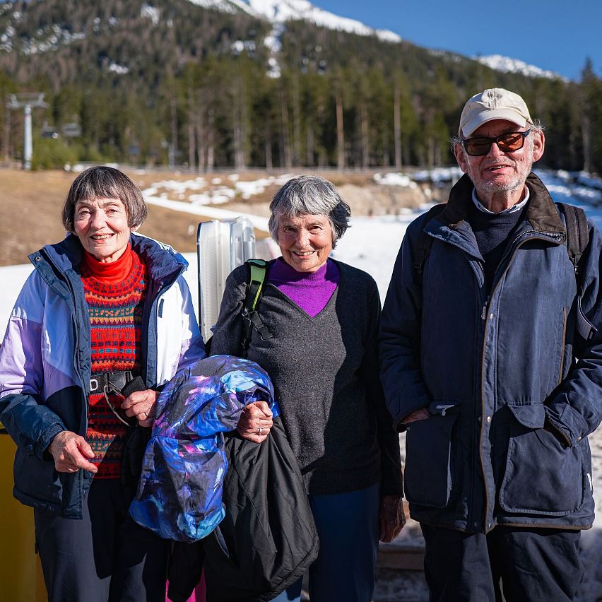 Pressereise The Guardian an der Rosshütte_Portrait Hillary mit Geschwistern