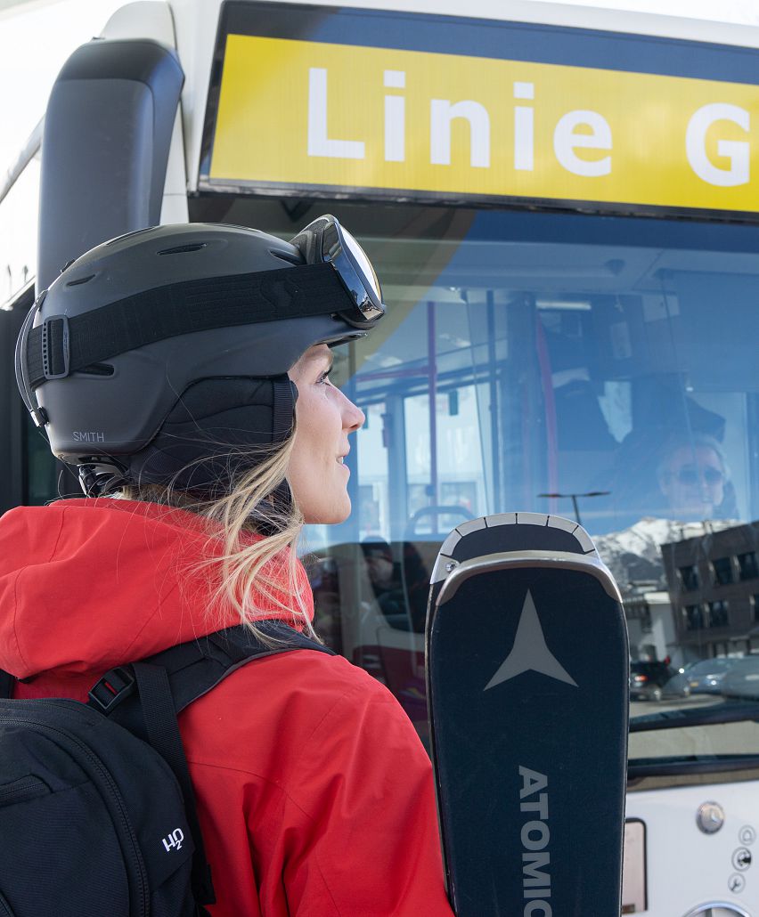 Die Skigebiete mit dem Skibus erreichen