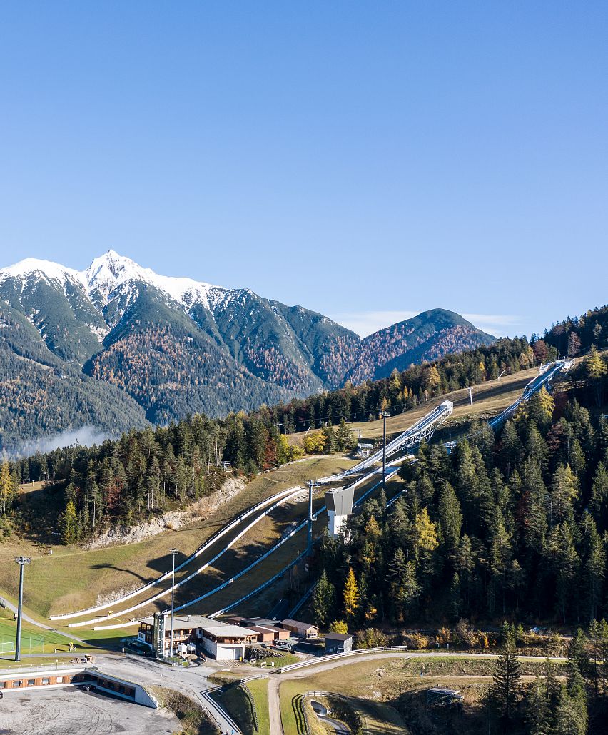 Conference at the foot of the Toni Seelos ski jumps