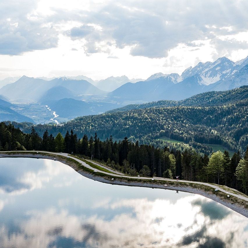 Speichersee auf dem Gschwandtkopf mit Wolkenstimmung - Seefeld (3)