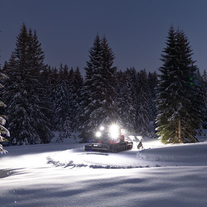 THE ART OF CROSS-COUNTRY SKI TRAIL GROOMING