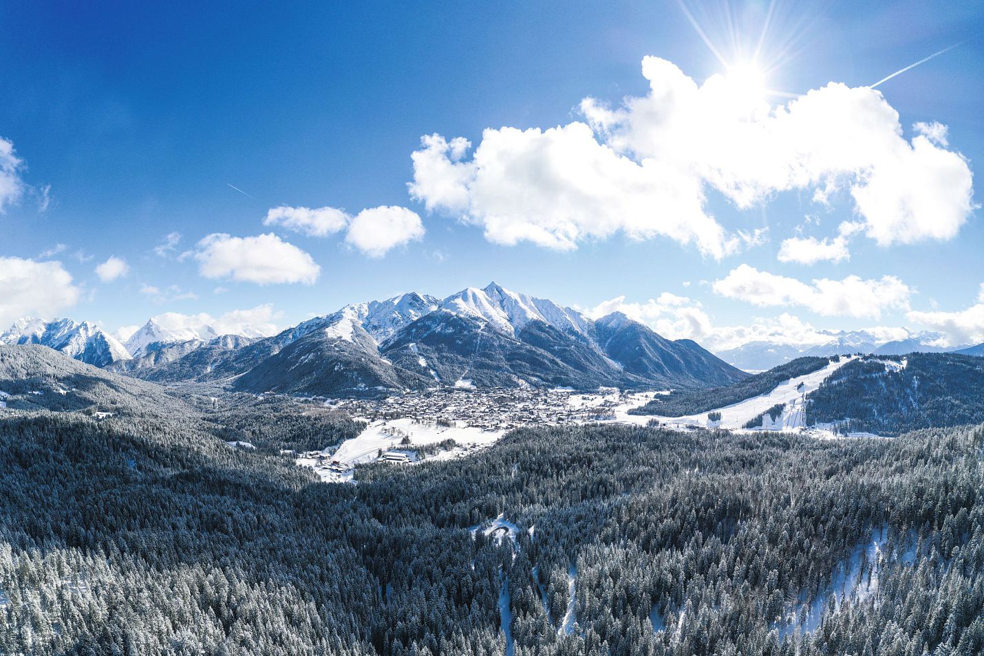 blick-auf-seefeld-und-das-karwendelgebirge-vom-wildmoos-winter-in-der-region-seefeld-2