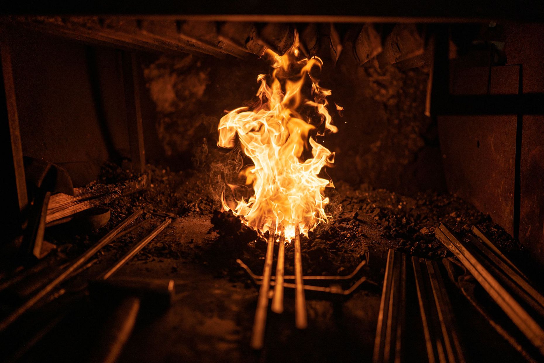 Eisen in der Schmiede von Alfons Neuner in Mösern - Altes Handwerk