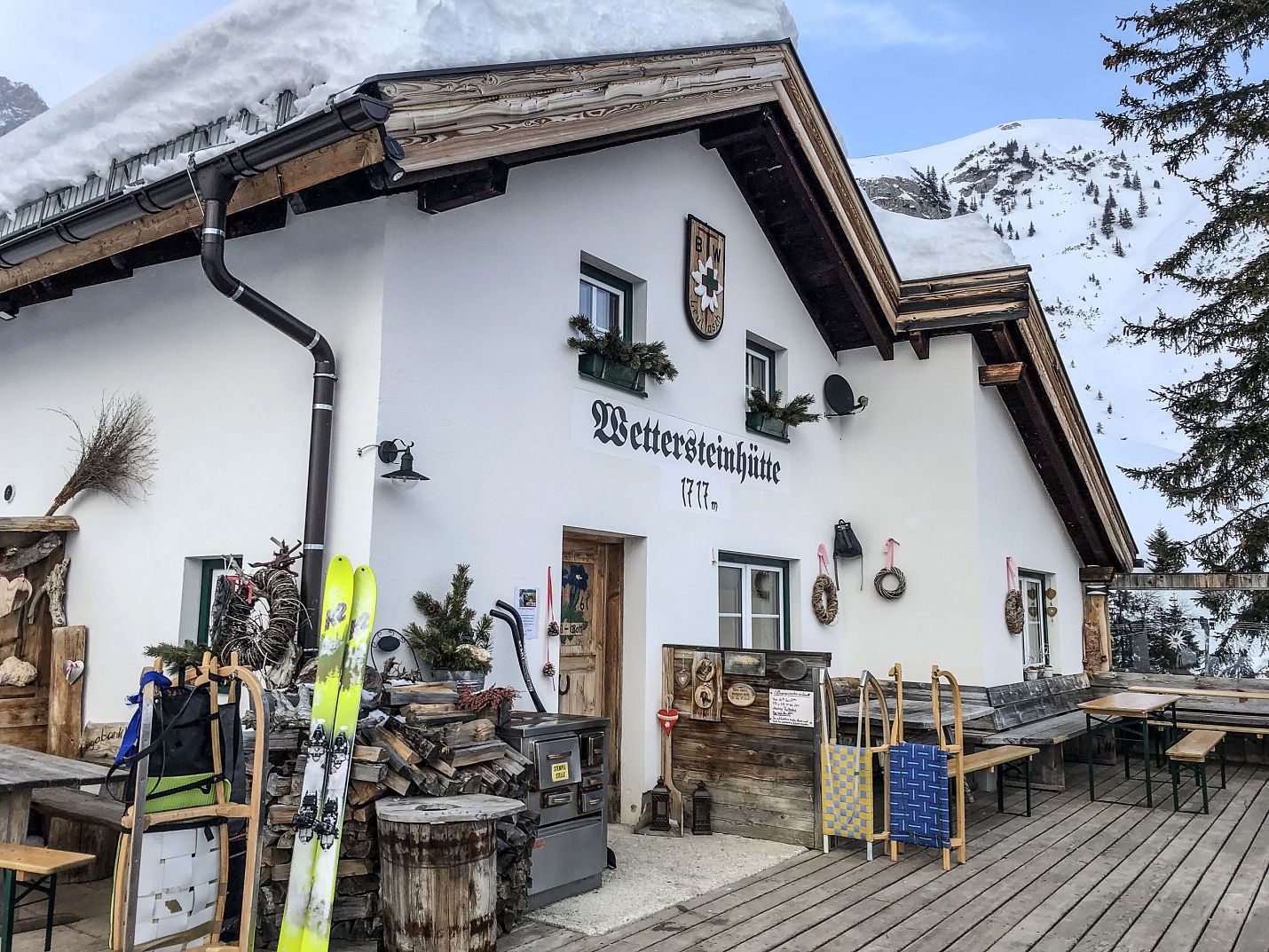 Wettersteinhuette im Winter - Leutasch