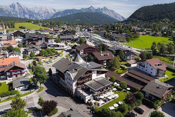 Plateau Pioneer Hotel Daschil’s Bergland – The Daschil Family